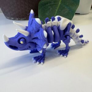 🦅 TRICERATOPS — FIGURA 3D ARTICULADA